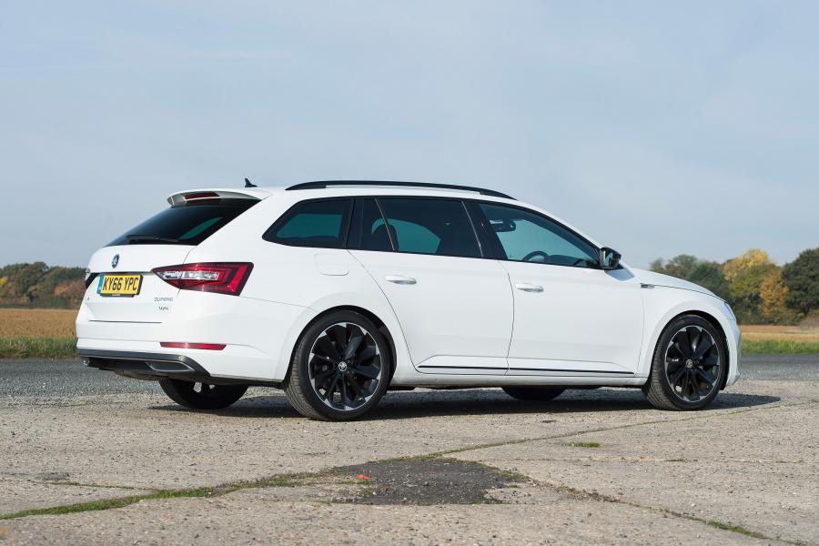  Skoda Superb Wagon 4x4 SportLine 2016 года  (UK) (фото 4 из 24)